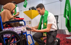 مغادرة أولى رحلات المستفيدين من مبادرة "طريق مكة" من ماليزيا 1