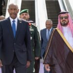 رئيس مجلس السيادة الانتقالي السوداني يُغادر جدة 1