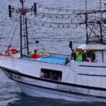 附近渔船发出求救信号 图片来源：“中国海警”微信公众号