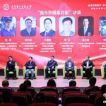 活动现场，六位劳模分享在各自岗位上坚守初心、攻坚克难、成就不凡的奋斗历程。 上海第二工业大学供图