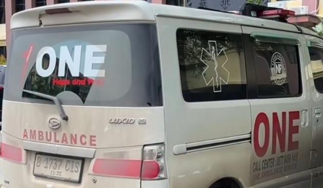 Vier Festnahmen in Tangerang: 15,7 Kilogramm Methamphetamin in Rettungswagen am Hafen Bakauheni sichergestellt.