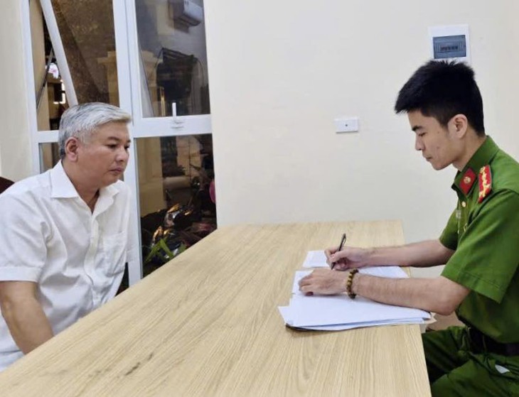 Man detained for assaulting others after claiming they were driving recklessly