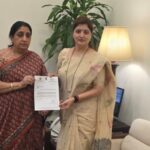 रुपाली चाकणकर ने अपने पद से इस्तीफा दिया (Photo: ITG)