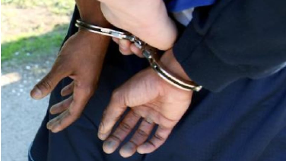 पकड़े तस्कर से लगातार पूछताछ की जा रही है (फोटो-ITG)