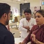 एक कर्मचारी ने बताया कि महिलाओं को शादीशुदा होने के बावजूद मंगलसूत्र पहनने की अनुमति नहीं दी जाती. (Photo: ITG)