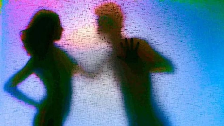 पुलिस ने आरोपी महिला के साथ उसके साथियों को भी पकड़ा है (फोटो-ITG)