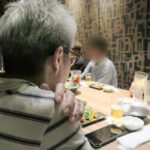 Fathers gather for an "Oyaji-no-Kai" at an izakaya pub in Ebina, Kanagawa Prefecture, in September 2025. (A portion of this photo has been obscured to protect privacy)(Kyodo)