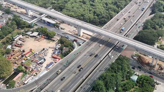 LRT Jakarta construction project.