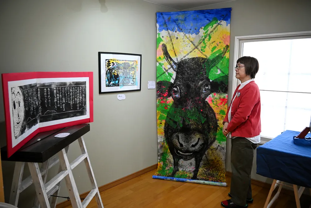 東日本大震災をテーマに開かれている「15年目の３・11」展