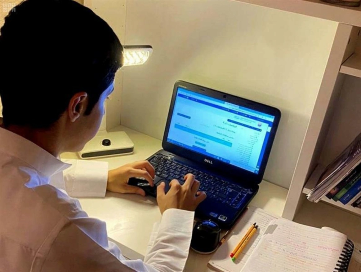 In-person classes suspended tomorrow in schools in Riyadh and Qassim.