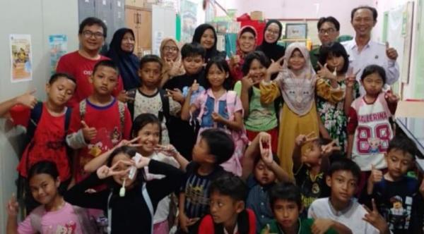Program Sinau Bareng Balai RW menadi wadah belajar anak di Kampung Pancasila Surabaya. Foto : istimewa.