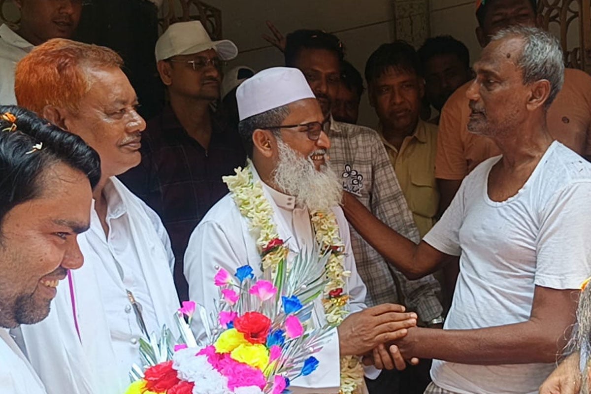 Trinamool candidate asks for vote at Majid Master's home, once a target of arrest demands during the Left era