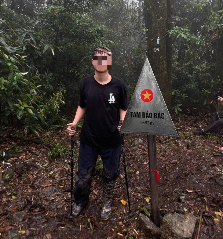 Found male student missing while climbing Tam Dao mountain - Photo 1.