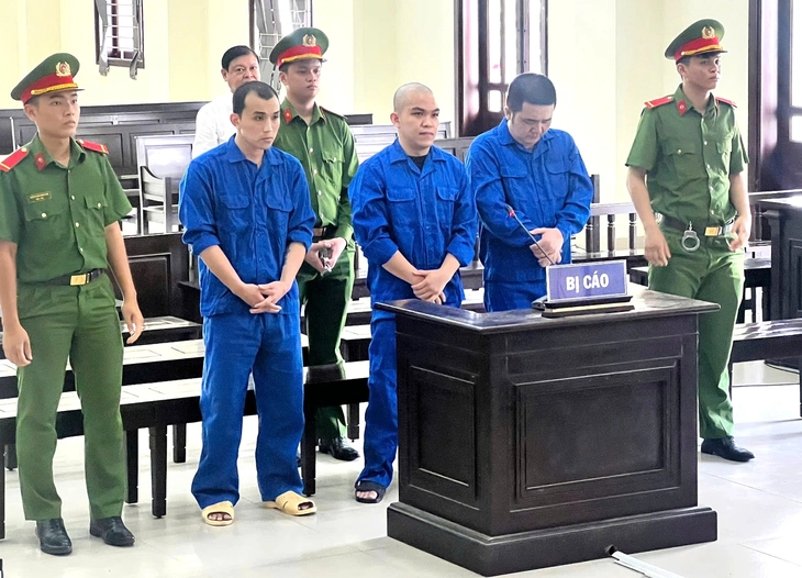 Three drug addicts in a 10kg drug trafficking ring sentenced to life in prison.