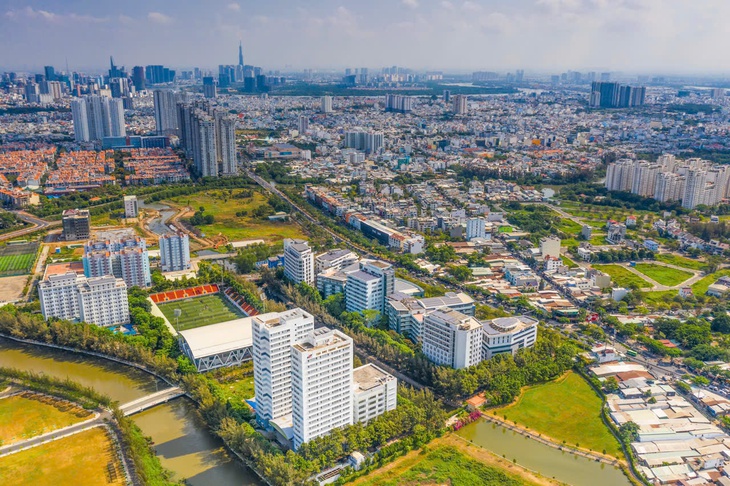 Lượng bất động sản được đem thế chấp cho các khoản vay tại ngân hàng quốc doanh tiếp tục tăng cao năm 2025 - Ảnh: QUANG ĐỊNH