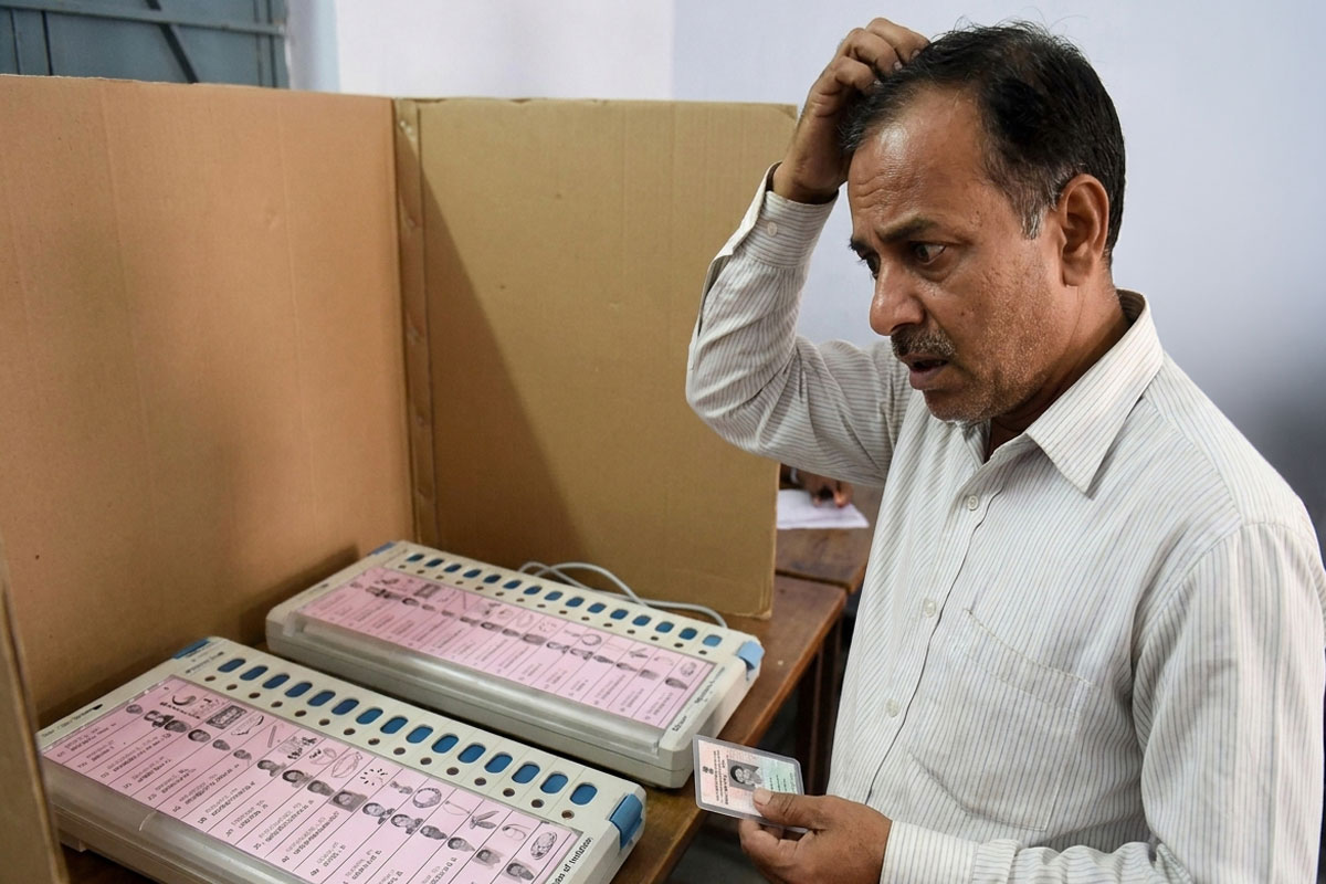 Why are paired EVMs arranged only in Bhangar across Bengal?