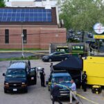 当地时间 2026年4月14日，美国华盛顿，警方在东北区肯尼尔沃思大道和海耶斯街附近处理一起枪击事件，事件造成一名男孩死亡，另一名男孩重伤。警方表示，可能有两名枪手接近受害者并开枪，受害者年龄可能在12至13岁之间。