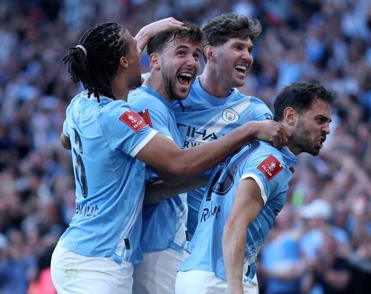Man City đang hướng đến cú ăn 3 mùa này - Ảnh: The Guardian