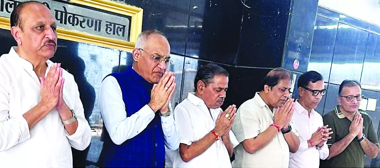 कारवान दादावाड़ी में चातुर्मास के संबंध में आयोजित बैठक