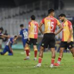 অহেতুক মাথা গরম করে সেই আশায় জল ঢেলে দিলেন অস্কার ব্রুজোর ছাত্ররা। নিজস্ব চিত্র।