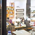 4月22日，两江新区龙湖公园天街城市书房，市民在此汲取知识。首席记者 龙帆 摄/视觉重庆