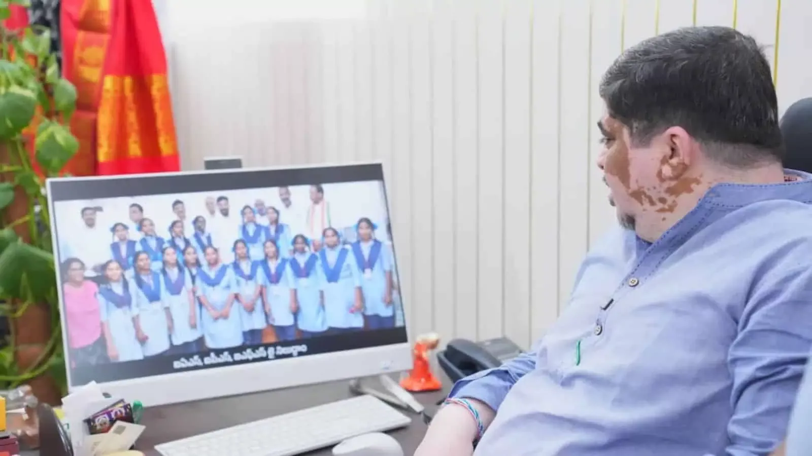 मंत्री पोन्नम प्रभाकर ने बीसी स्टडी सर्कल का थीम सॉन्ग जारी किया