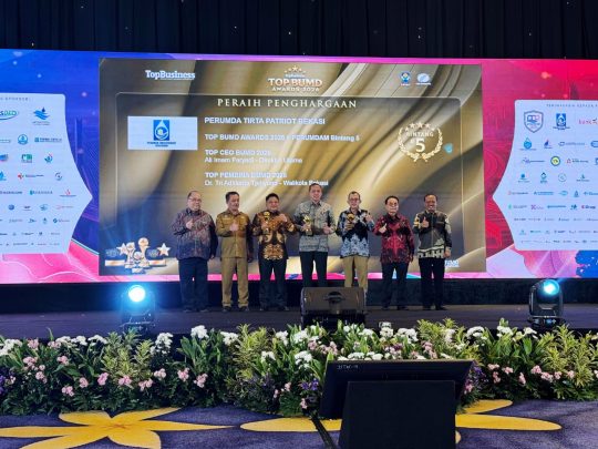 Perumda Tirta Patriot Raih Penghargaan Bintang 5 Top BUMD Awards 2026