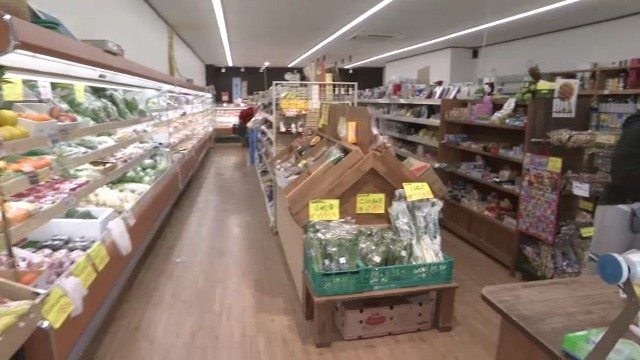 “日本一のスーパー”が岐阜の山奥に… コンビニ半分の広さで｢KALDI｣と呼ばれる秘密 店主は元百貨店の販売員 中津川市 | 名古屋・愛知・岐阜・三重のニュース【CBC news】 | CBC web