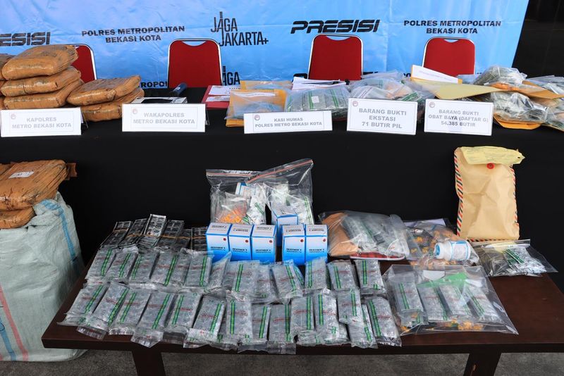 The Bekasi Metro City Police have uncovered 80 drug cases since the beginning of 2026. A total of 98 people have been named as suspects.