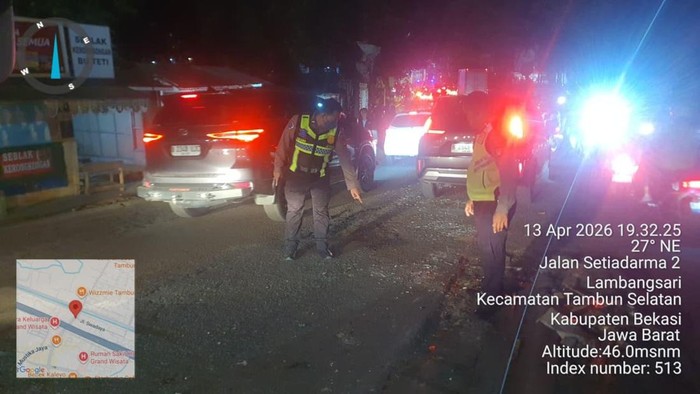 Kecelakaan lalu lintas beruntun terjadi di Jalan Inspeksi Kalimalang, Tambun, Kabupaten Bekasi, Jawa Barat. Kecelakaan dipicu truk yang alami gangguan rem. (dok Istimewa)