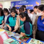 Không gian trưng bày giới thiệu nhiều đầu sách, tư liệu quý về lịch sử, xã hội, dân tộc học, văn học, nghệ thuật, tín ngưỡng, tôn giáo.