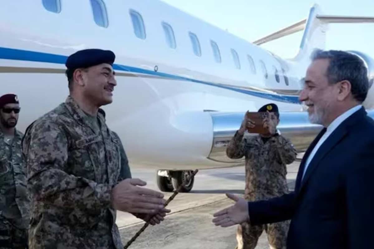 তেহরানে উপস্থিত ‘শান্তির দূত’ মুনির।