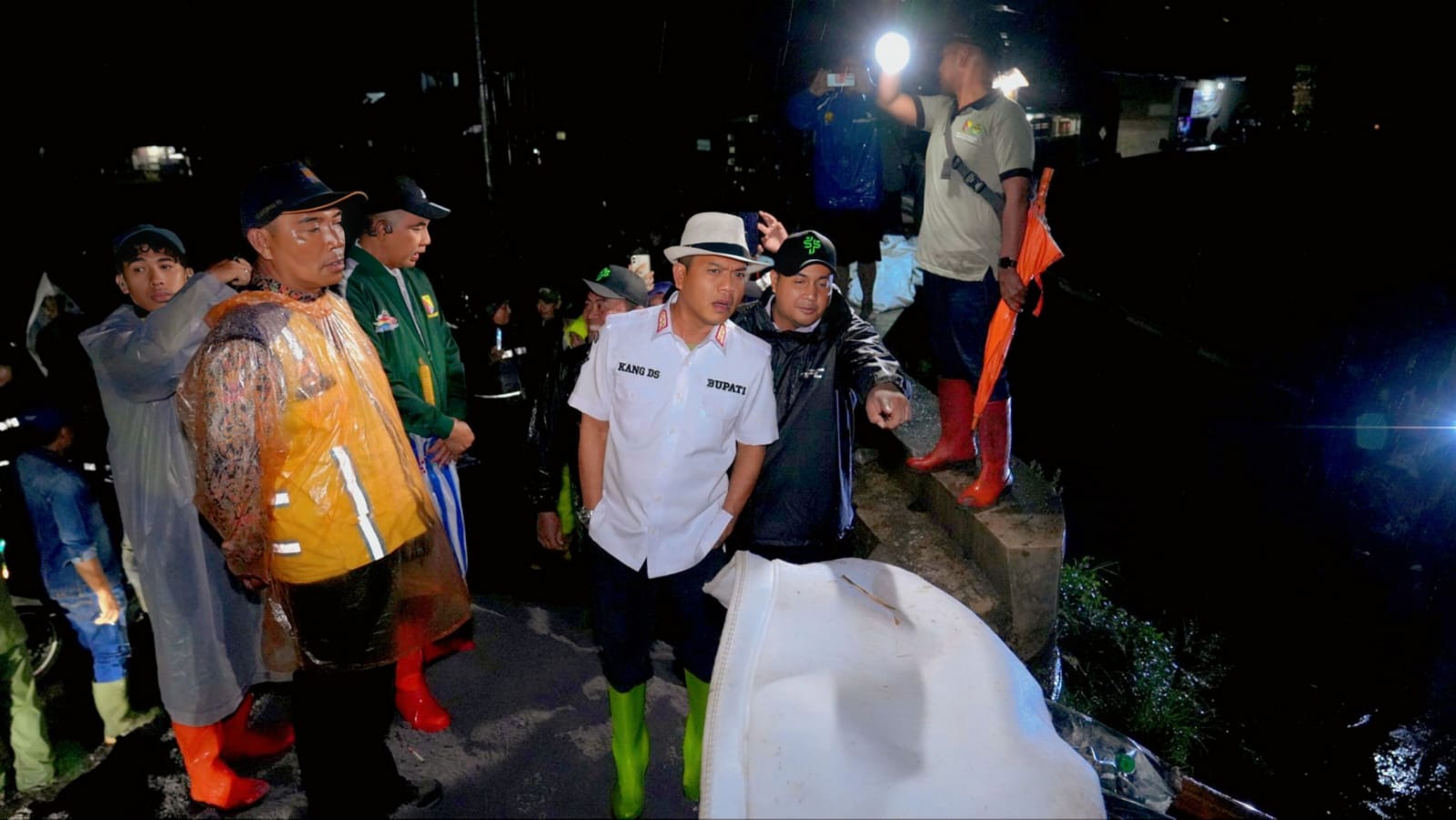 Accelerating Flood Control, Bandung Regent Forms Illegal Building Task Force and Pentahelix Team