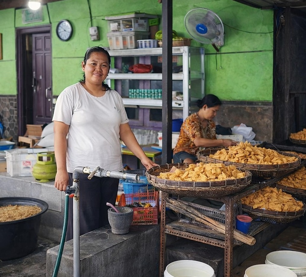 Success Story of Nia Anggraini, Building a Home-Based Tofu Business with PNM Mekaar and BRI