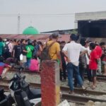 Foto: Sejumlah warga saat memadati lokasi kejadian. (Finta Rahyuni/detikSumut)