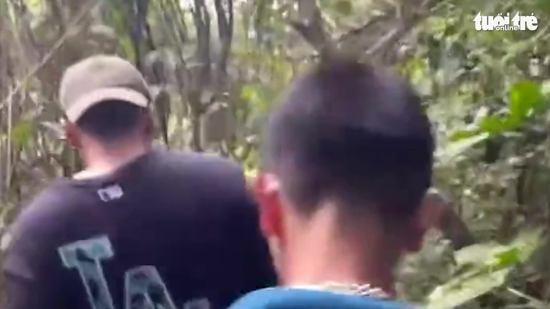 Video tìm thấy nam sinh viên sau 36 giờ mất tích khi leo núi Tam Đảo