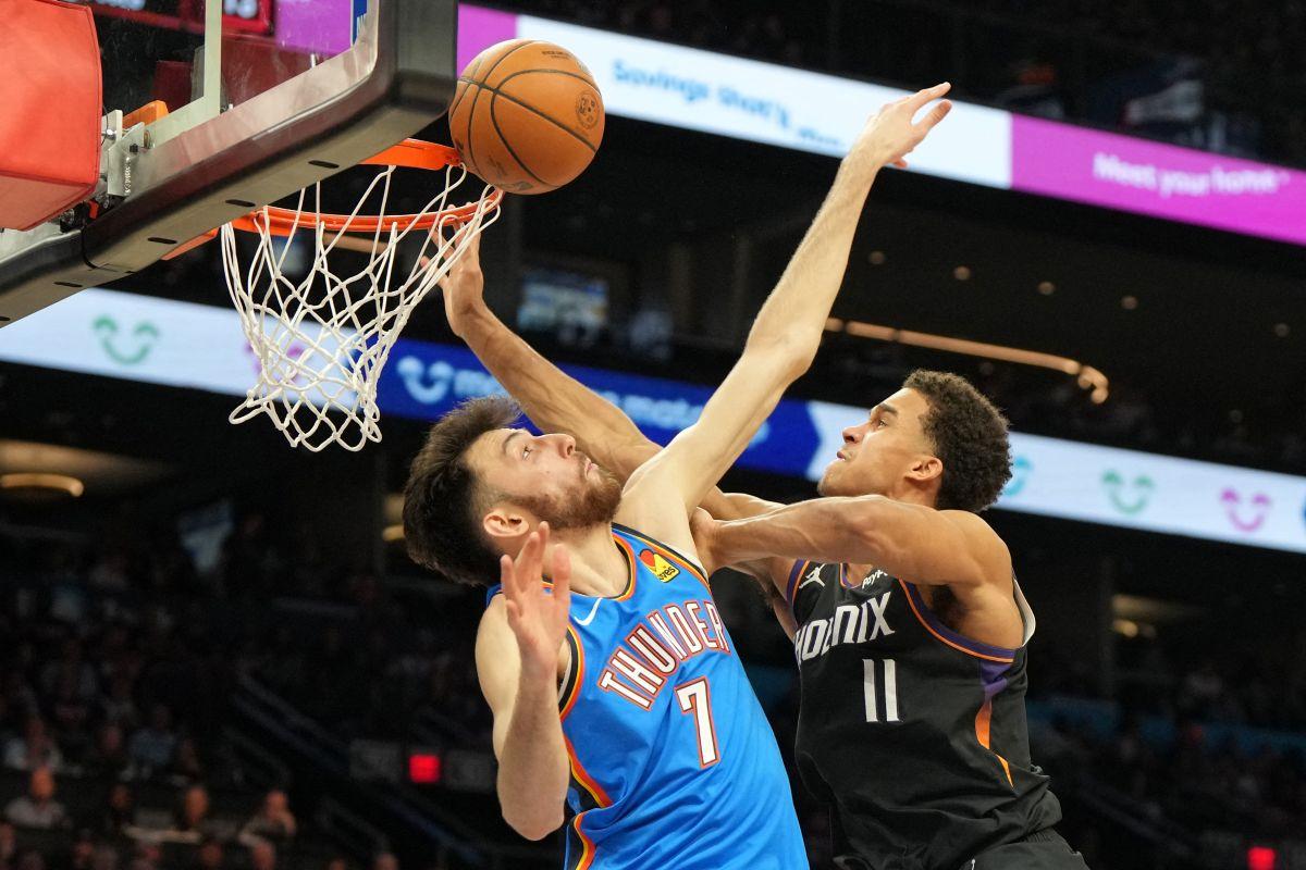 Shai Gilgeous-Alexander scores 42 points as Thunder defeat Suns.