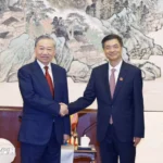 Tổng Bí thư, Chủ tịch nước Tô Lâm và Bí thư Khu ủy Quảng Tây Trần Cương trong cuộc gặp tại Nam Ninh ngày 16-4 - Ảnh: TTXVN