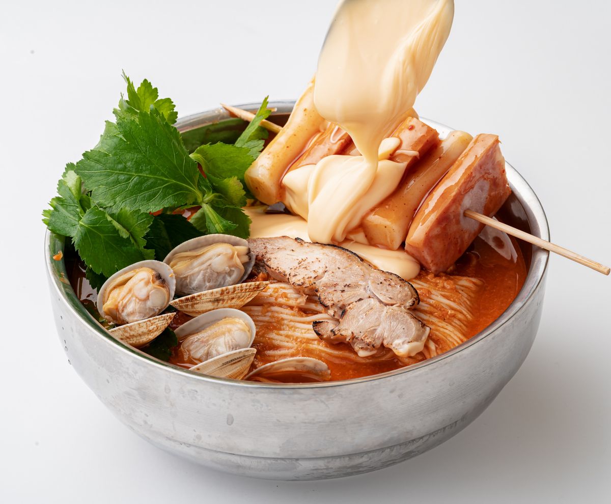 Sotteok Tomato Korean Noodles