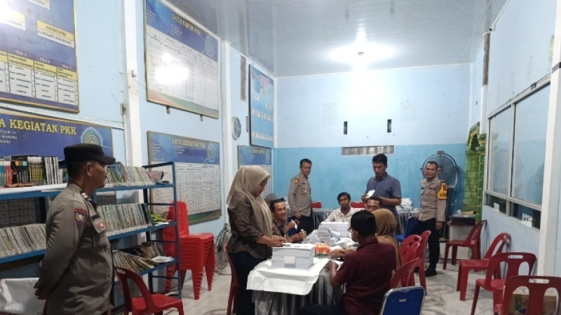 Personel Polsek Tanjung Morawa saat lakukan monitoring. (istimewa)