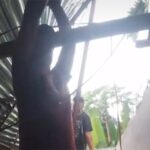 Rumah milik Jumini di Desa Buluh Duri, Kecamatan Sipispis, Sergai mengalami kerusakan akibat diterjang angin puting beliung. (istimewa)