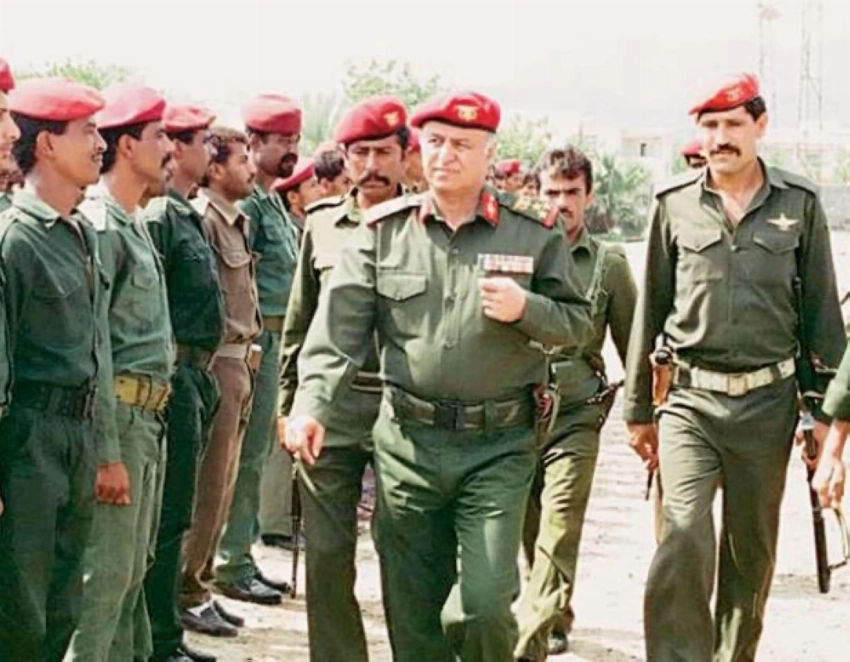Abdrabbuh Mansour Hadi during his tenure as Minister of Defense.
