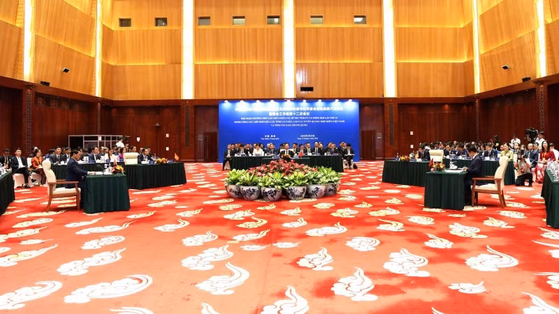 Delegates attending the Conference in Kunming City, Yunnan Province (China).