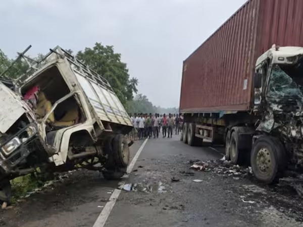 पालघर में तेज रफ्तार कंटेनर से हुए हादसे में कई लोगों की मौत