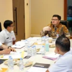Bupati Kediri Hanindhito Himawan Pramana atau Mas Dhito meminta DLH Kabupaten Kediri bisa memetakan dan mengaudit tumpukan sampah per kecamatan. (Dok: Pemkab Kediri)