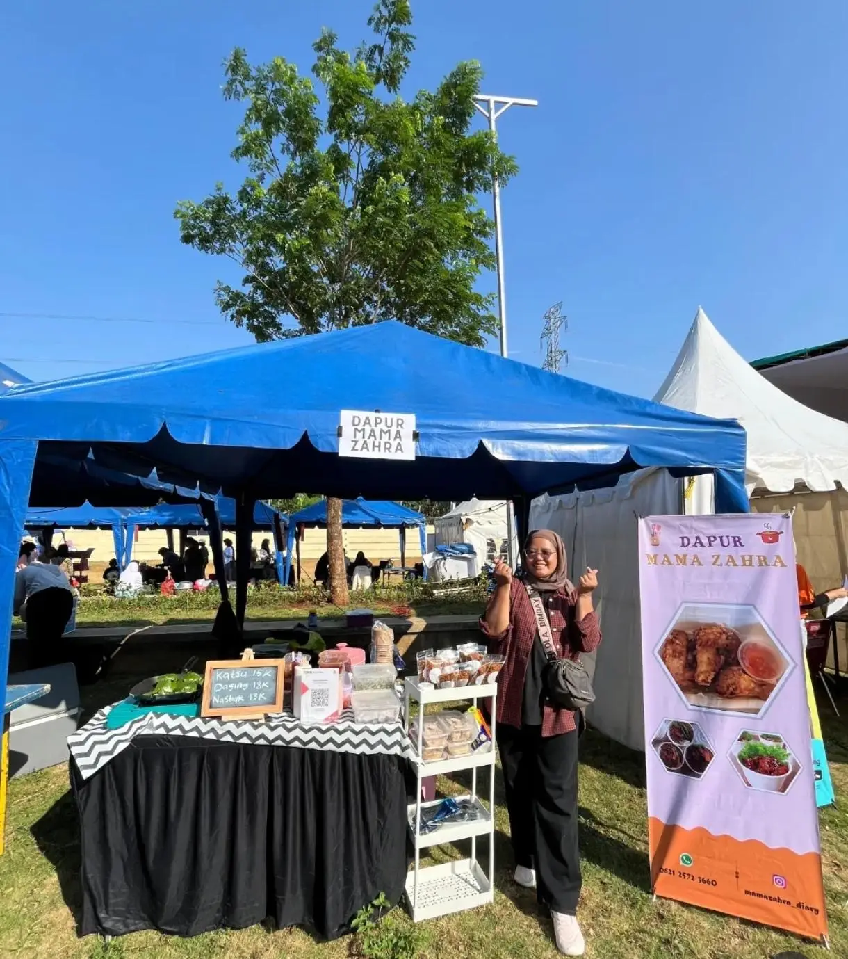 UI vocational students help digitalize Depok’s small businesses by revamping a local catering brand’s marketing strategy.