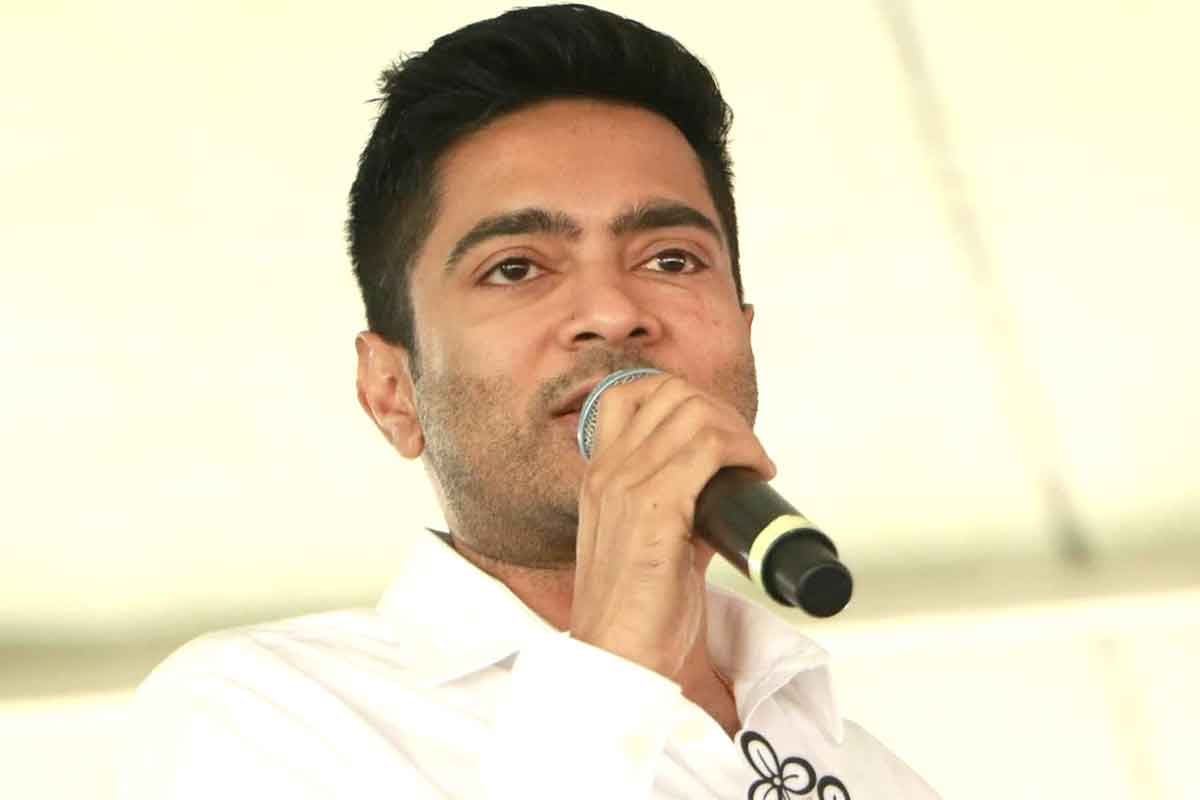 অভিষেককে নোটিস ধরাল কলকাতা পুরসভা।