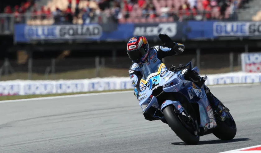 Alex Márquez (Gresini) menang sprint MotoGP Catalunya di Sirkuit Barcelona-Catalunya pada Sabtu (16/5/2026). Foto: Crash