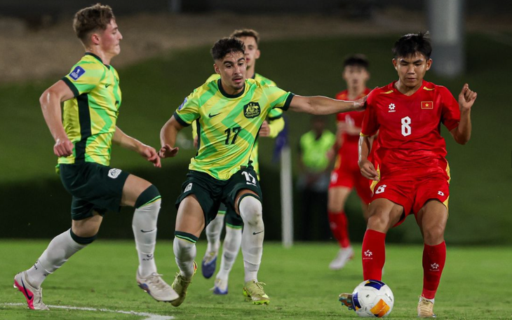 U17 Việt Nam (áo đỏ) dừng bước tại tứ kết Giải U17 châu Á 2026 - Ảnh: AFC