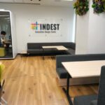 東京科学大の大学発ベンチャーを支援する「INDEST」の共同利用スペース=2026年4月28日、東京都港区、松浦新撮影